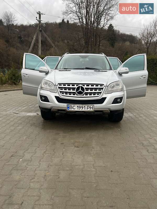 Внедорожник / Кроссовер Mercedes-Benz M-Class 2009 в Львове
