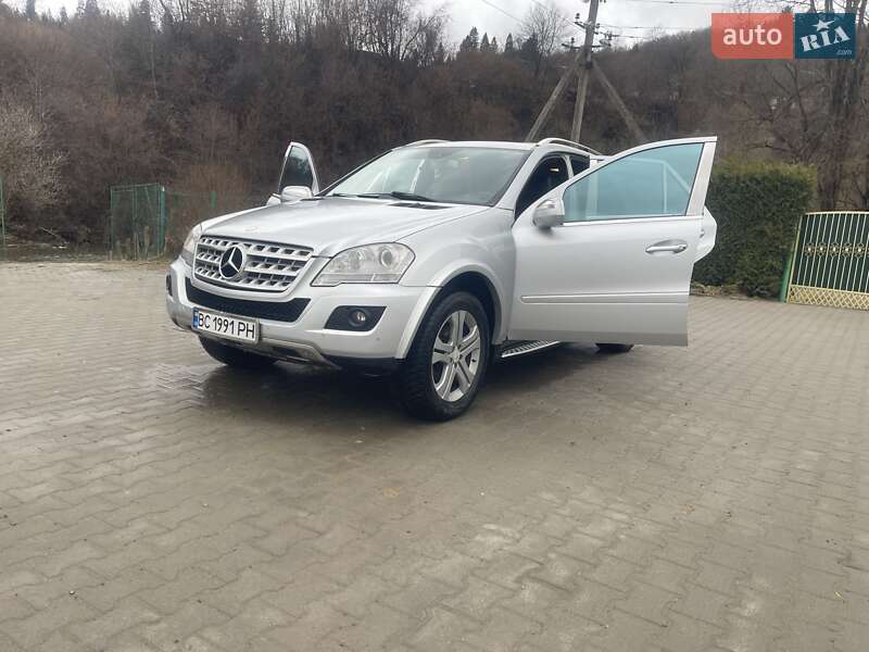 Внедорожник / Кроссовер Mercedes-Benz M-Class 2009 в Львове