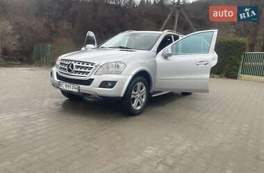 Внедорожник / Кроссовер Mercedes-Benz M-Class 2009 в 