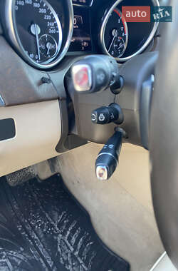 Внедорожник / Кроссовер Mercedes-Benz M-Class 2012 в 