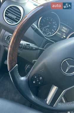 Внедорожник / Кроссовер Mercedes-Benz M-Class 2011 в 