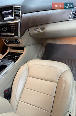 Внедорожник / Кроссовер Mercedes-Benz M-Class 2013 в 