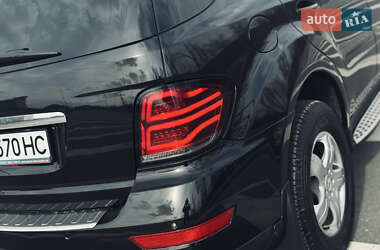 Позашляховик / Кросовер Mercedes-Benz M-Class 2009 в 