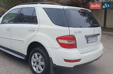 Внедорожник / Кроссовер Mercedes-Benz M-Class 2010 в 