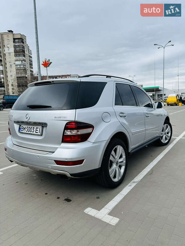 Внедорожник / Кроссовер Mercedes-Benz M-Class 2009 в Сумах