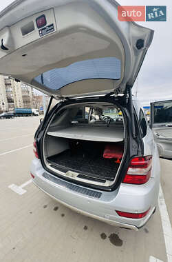Внедорожник / Кроссовер Mercedes-Benz M-Class 2009 в Сумах