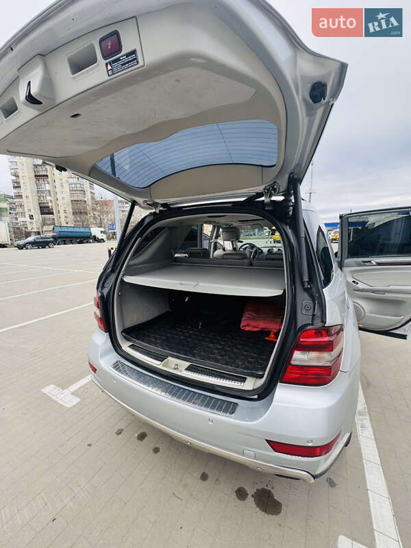 Внедорожник / Кроссовер Mercedes-Benz M-Class 2009 в Сумах