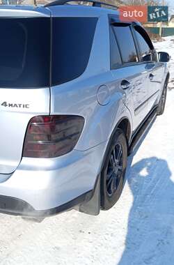 Внедорожник / Кроссовер Mercedes-Benz M-Class 2006 в 