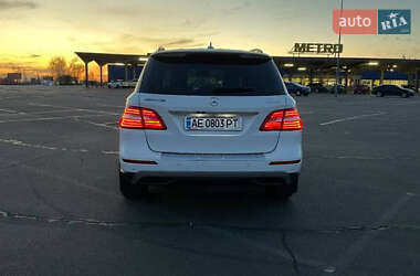 Позашляховик / Кросовер Mercedes-Benz M-Class 2013 в 