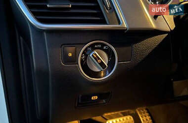 Позашляховик / Кросовер Mercedes-Benz M-Class 2013 в 