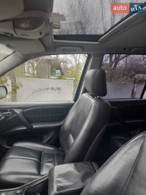 Внедорожник / Кроссовер Mercedes-Benz M-Class 2004 в Новоселице