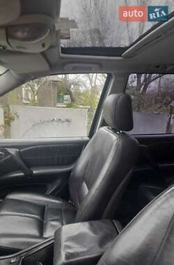 Внедорожник / Кроссовер Mercedes-Benz M-Class 2004 в 