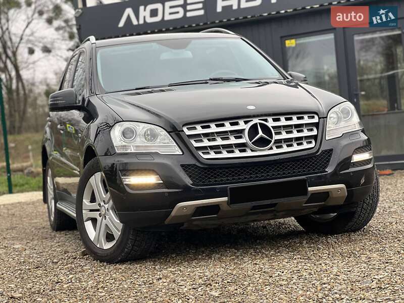 Позашляховик / Кросовер Mercedes-Benz M-Class 2011 в 