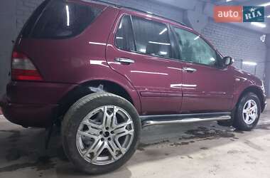 Внедорожник / Кроссовер Mercedes-Benz M-Class 1999 в 