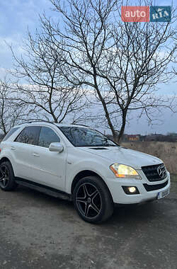Внедорожник / Кроссовер Mercedes-Benz M-Class 2010 в 