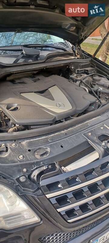 Внедорожник / Кроссовер Mercedes-Benz M-Class 2011 в Львове