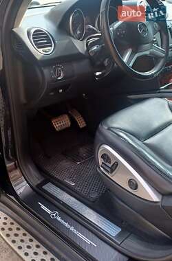 Внедорожник / Кроссовер Mercedes-Benz M-Class 2011 в 