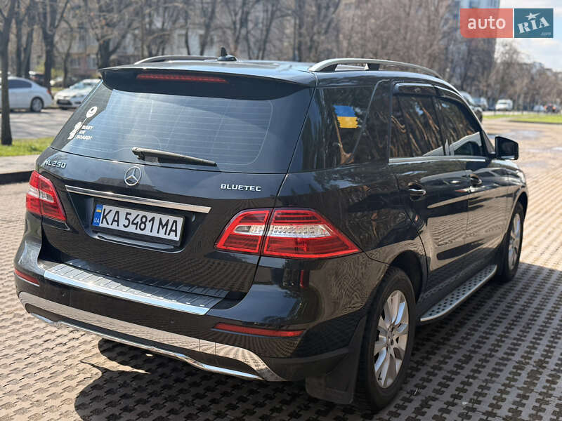 Позашляховик / Кросовер Mercedes-Benz M-Class 2013 в Києві