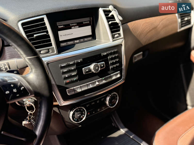 Позашляховик / Кросовер Mercedes-Benz M-Class 2013 в Києві