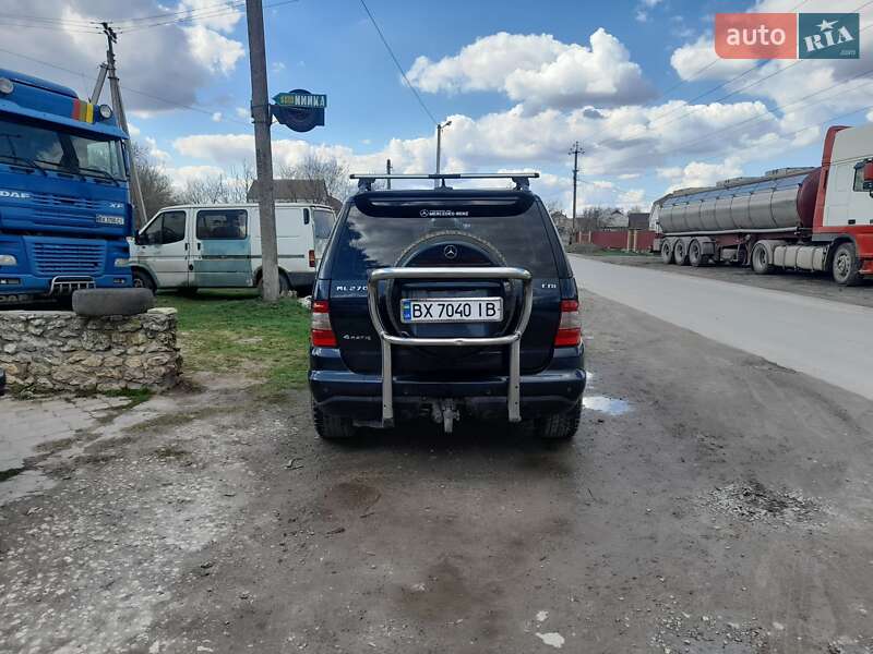 Внедорожник / Кроссовер Mercedes-Benz M-Class 2002 в Городке