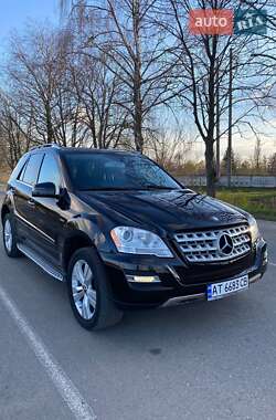 Внедорожник / Кроссовер Mercedes-Benz M-Class 2011 в 
