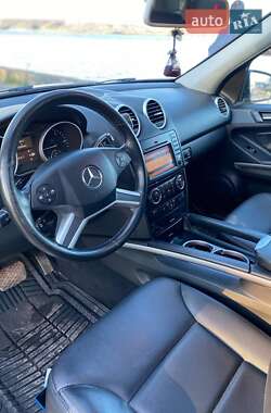 Внедорожник / Кроссовер Mercedes-Benz M-Class 2011 в 