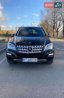 Позашляховик / Кросовер Mercedes-Benz M-Class 2011 в Бурштині