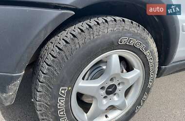 Внедорожник / Кроссовер Mercedes-Benz M-Class 2002 в 