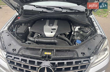 Внедорожник / Кроссовер Mercedes-Benz M-Class 2013 в 
