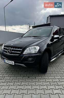 Позашляховик / Кросовер Mercedes-Benz M-Class 2009 в 