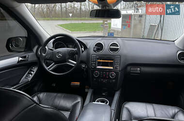 Позашляховик / Кросовер Mercedes-Benz M-Class 2009 в 