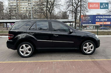 Внедорожник / Кроссовер Mercedes-Benz M-Class 2006 в 