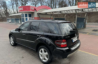 Внедорожник / Кроссовер Mercedes-Benz M-Class 2006 в 