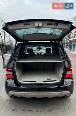Внедорожник / Кроссовер Mercedes-Benz M-Class 2006 в 
