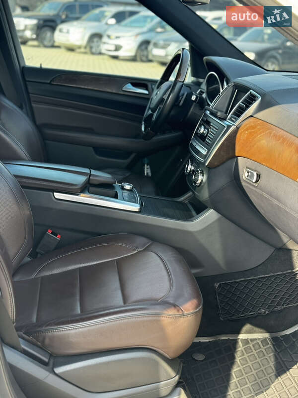 Позашляховик / Кросовер Mercedes-Benz M-Class 2012 в Чернівцях