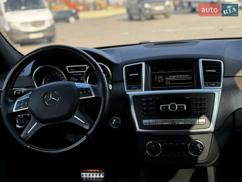 Позашляховик / Кросовер Mercedes-Benz M-Class 2012 в Чернівцях