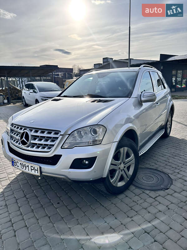 Внедорожник / Кроссовер Mercedes-Benz M-Class 2009 в Львове