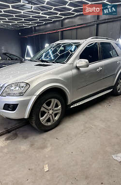 Внедорожник / Кроссовер Mercedes-Benz M-Class 2009 в 