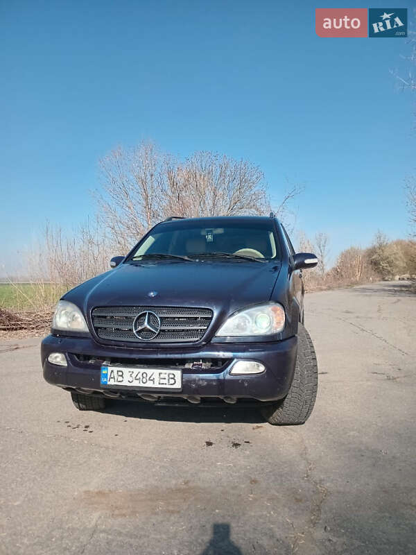 Mercedes-Benz M-Class 2002