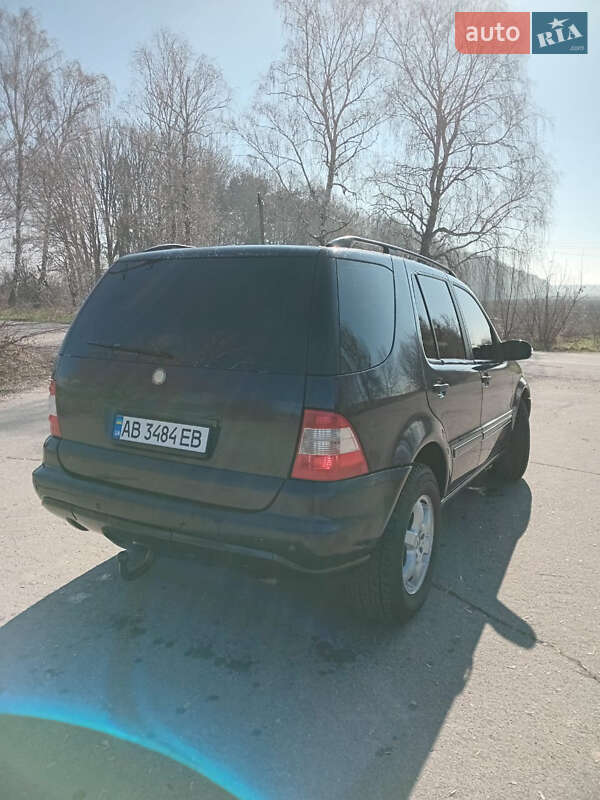 Внедорожник / Кроссовер Mercedes-Benz M-Class 2002 в Гнивани