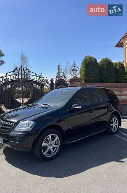Внедорожник / Кроссовер Mercedes-Benz M-Class 2006 в 