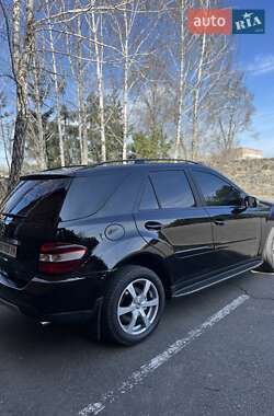 Внедорожник / Кроссовер Mercedes-Benz M-Class 2006 в 