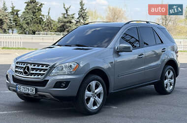 Внедорожник / Кроссовер Mercedes-Benz M-Class 2011 в 