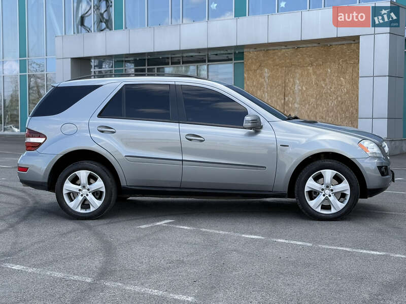Позашляховик / Кросовер Mercedes-Benz M-Class 2011 в Дніпрі
