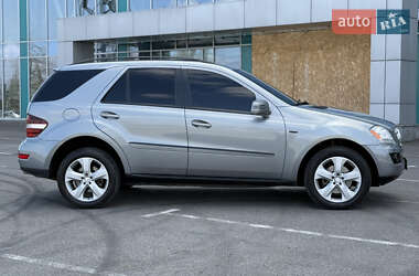 Внедорожник / Кроссовер Mercedes-Benz M-Class 2011 в 