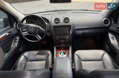 Внедорожник / Кроссовер Mercedes-Benz M-Class 2011 в 