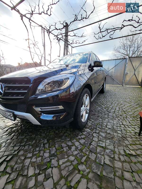 Внедорожник / Кроссовер Mercedes-Benz M-Class 2013 в Мукачево