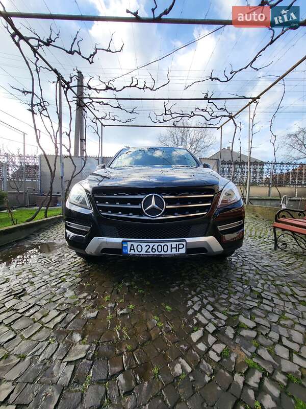 Внедорожник / Кроссовер Mercedes-Benz M-Class 2013 в Мукачево