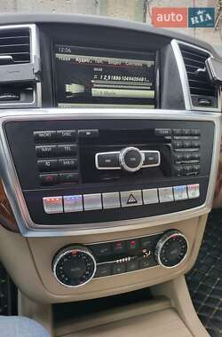 Внедорожник / Кроссовер Mercedes-Benz M-Class 2013 в 