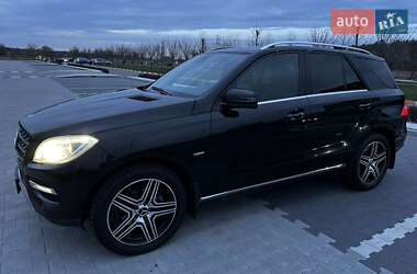 Позашляховик / Кросовер Mercedes-Benz M-Class 2012 в 